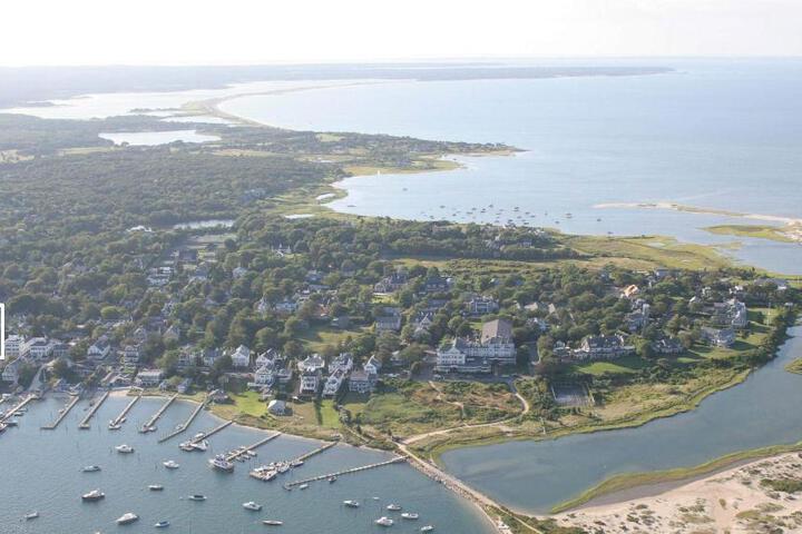 Captain Morse House - Luxury Waterfront, Town, & Beaches - 5 stars