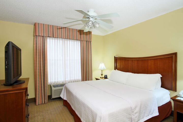 Room 17 of 36