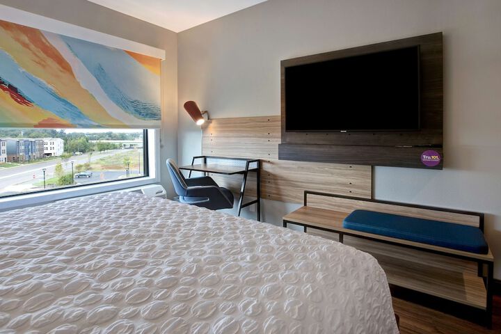 Room 28 of 42