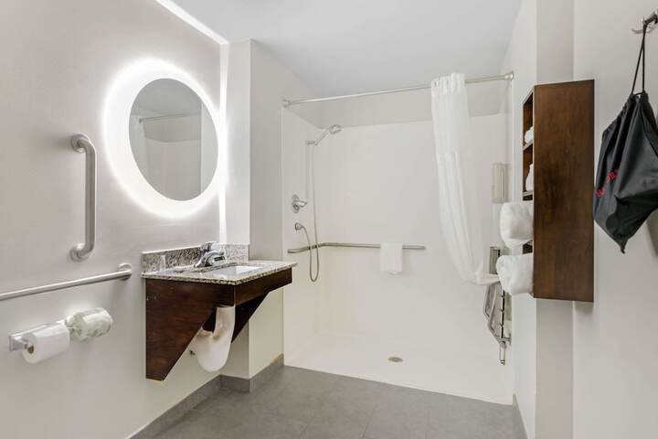Room 15 of 31