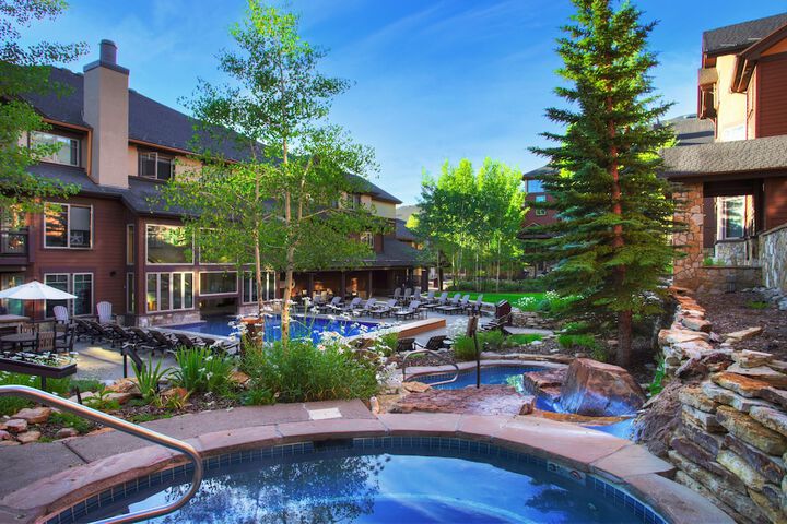Grand Timber Lodge