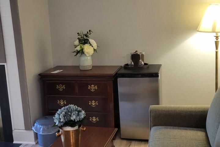 Room 53 of 79