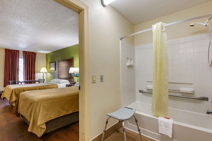 Room 11 of 29