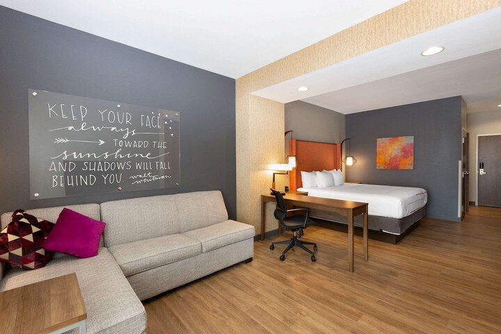 Room 21 of 33
