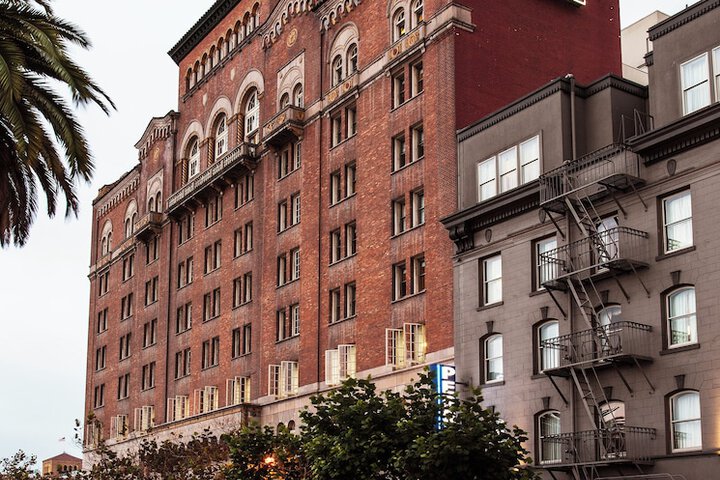 Hotel 4 of 34
