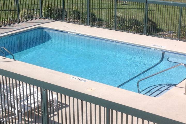 Pool 5 of 17