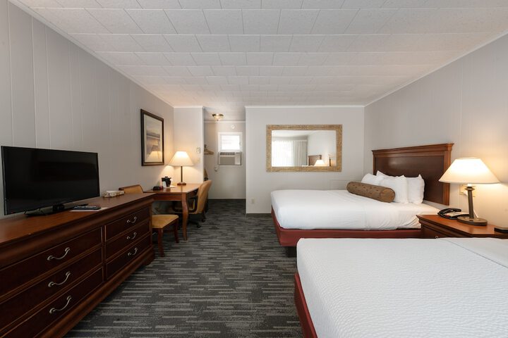 Scottys Lakeside Resort