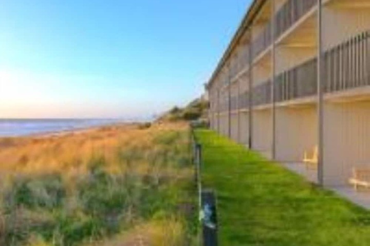 Lincoln Sands Oceanfront Resort an Ascend Collection Hotel