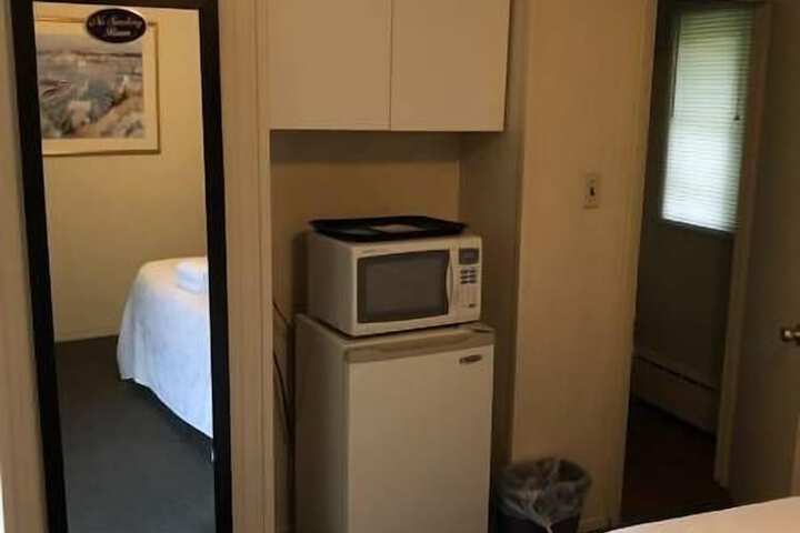 Room 3 of 8