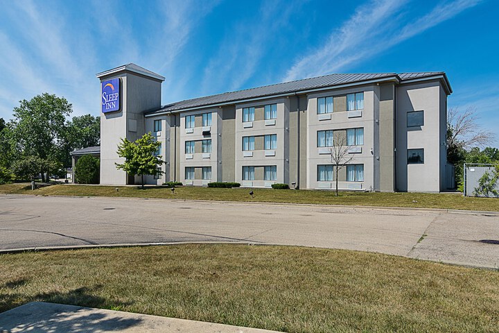 Hotel 2 of 49