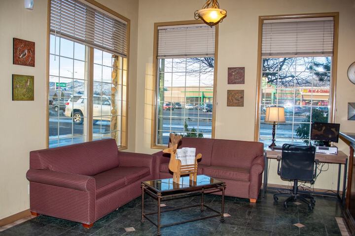 Business Center 28 of 29