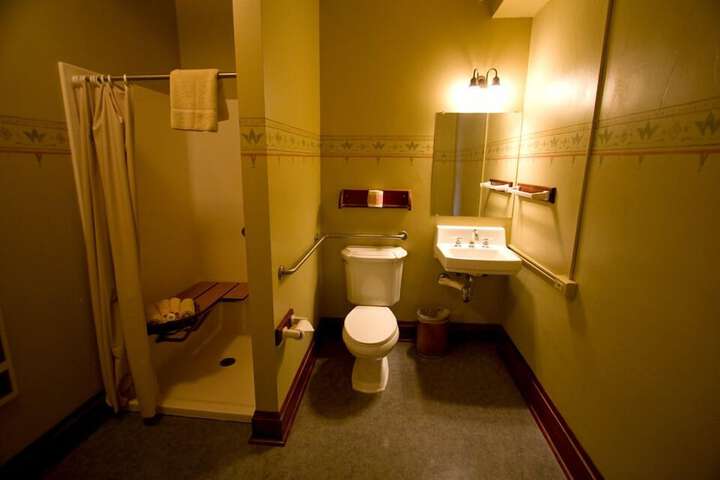 Room 43 of 125