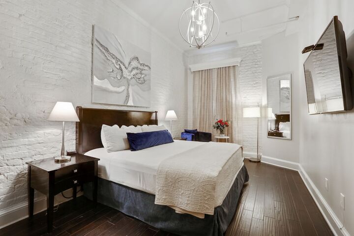 Room 21 of 37