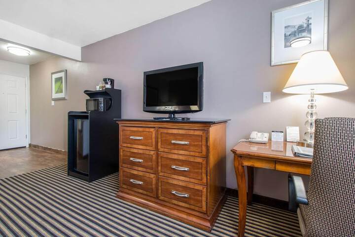 Room 10 of 38