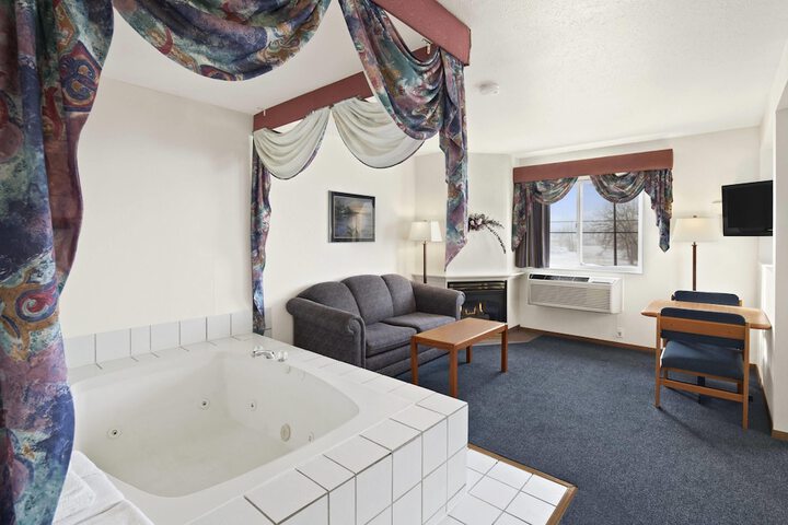 Super 8 by Wyndham Swift Current