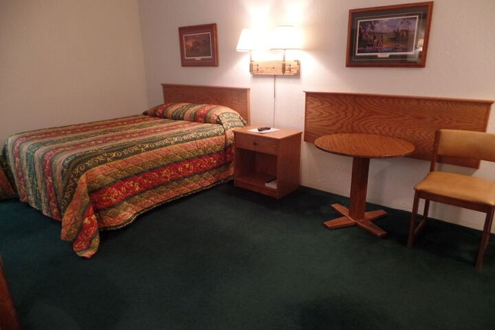 Room 28 of 32