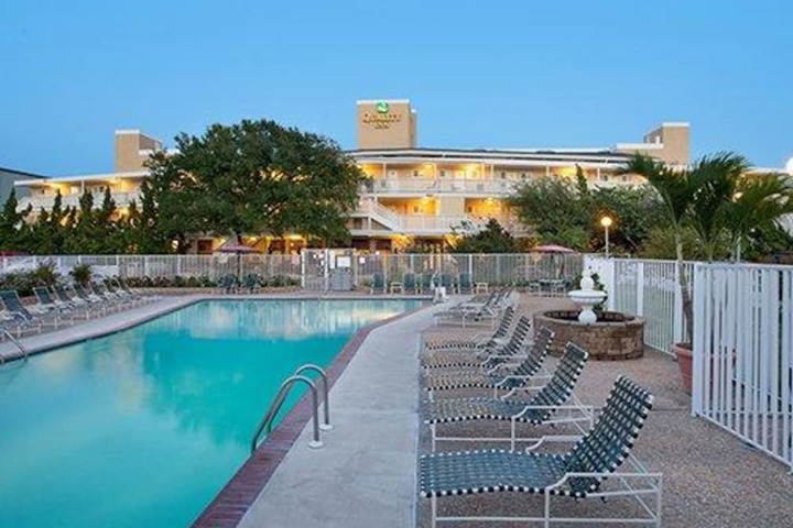 Pool 10 of 77