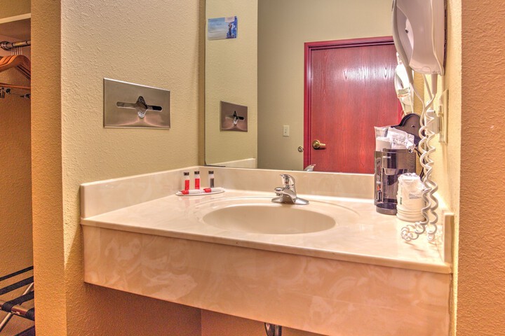 Room 16 of 21