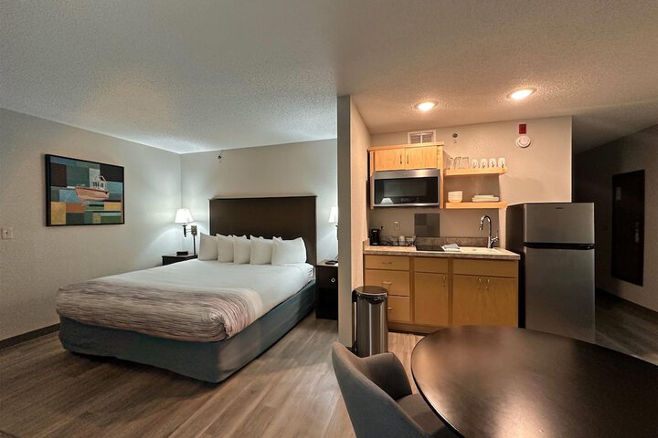 AmericInn by Wyndham Menominee
