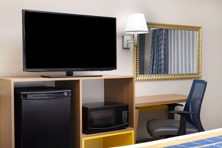 Room 14 of 41