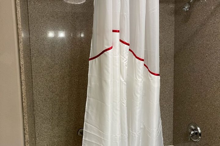Room 11 of 27