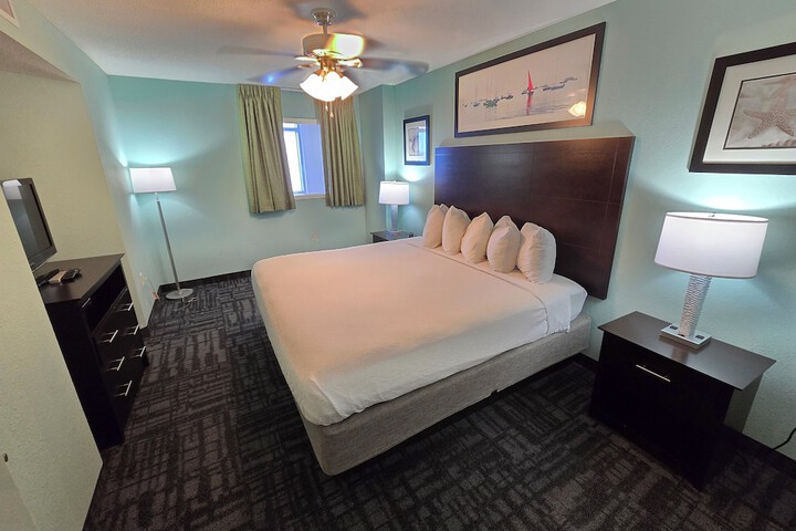 Room 32 of 64