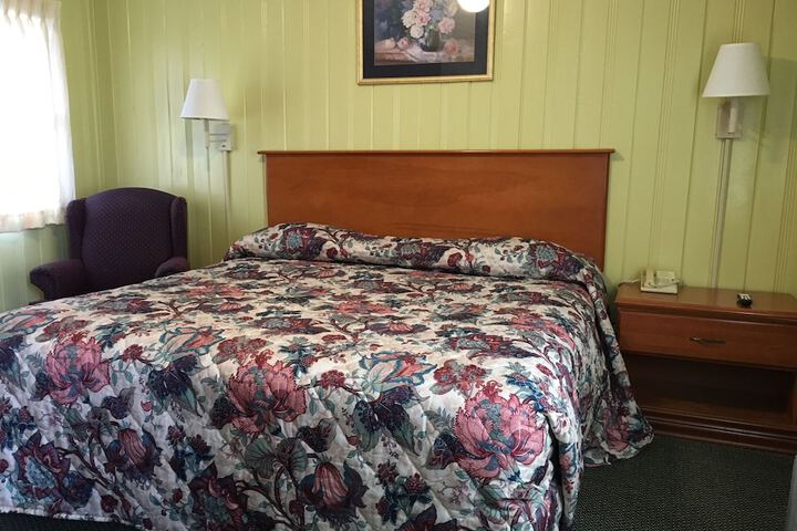 Room 11 of 38