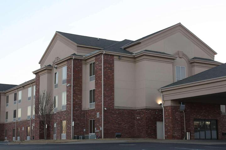Spark by Hilton Catoosa Tulsa