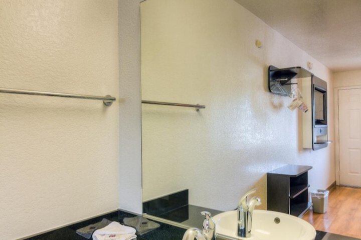 Room 14 of 26