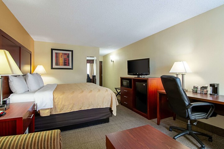 Room 32 of 41