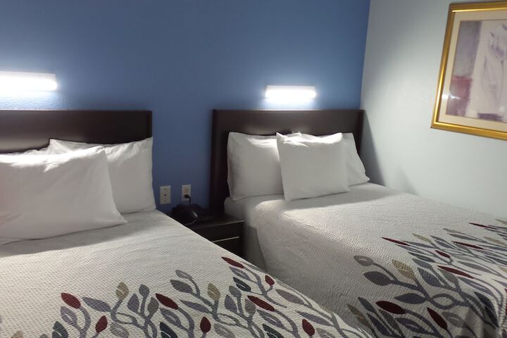 Room 7 of 9