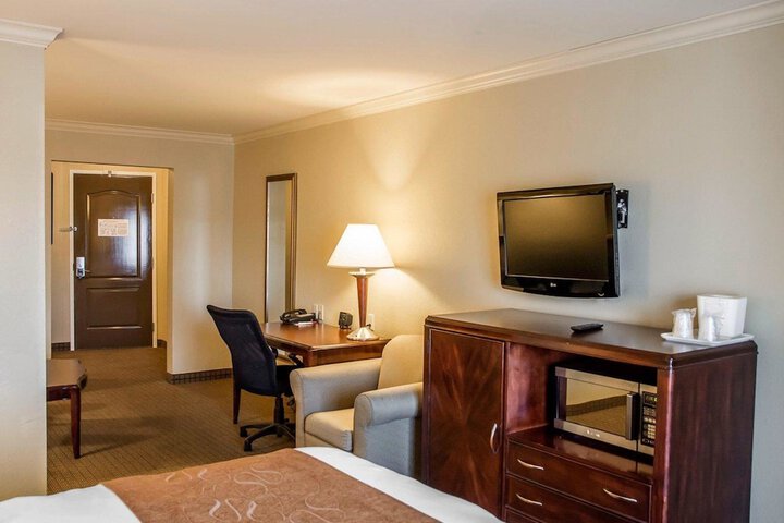Room 30 of 41