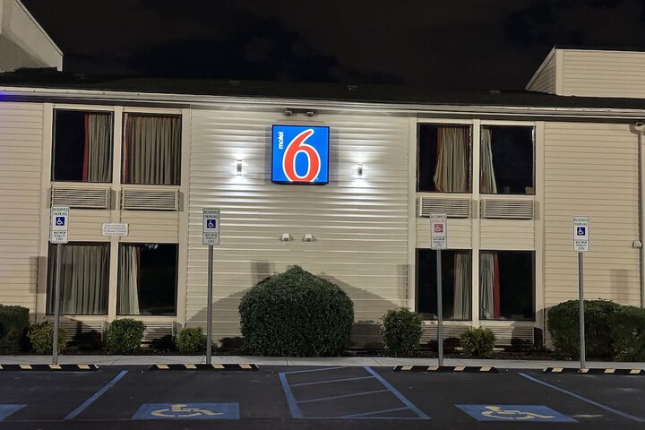 Hotel 5 of 67