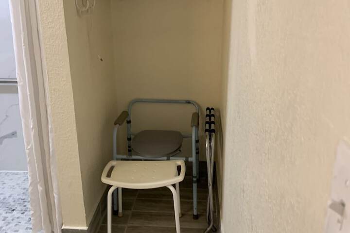 Room 16 of 23
