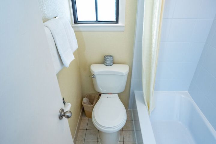 Room 53 of 114