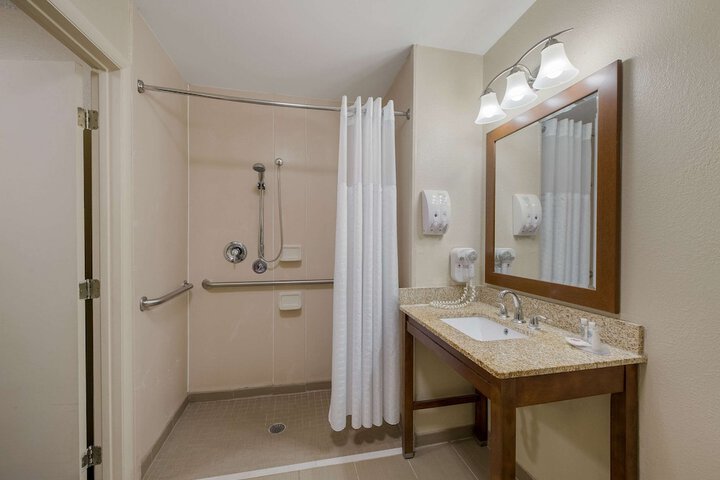 Room 26 of 35