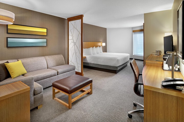 DoubleTree by Hilton Edmonton Downtown