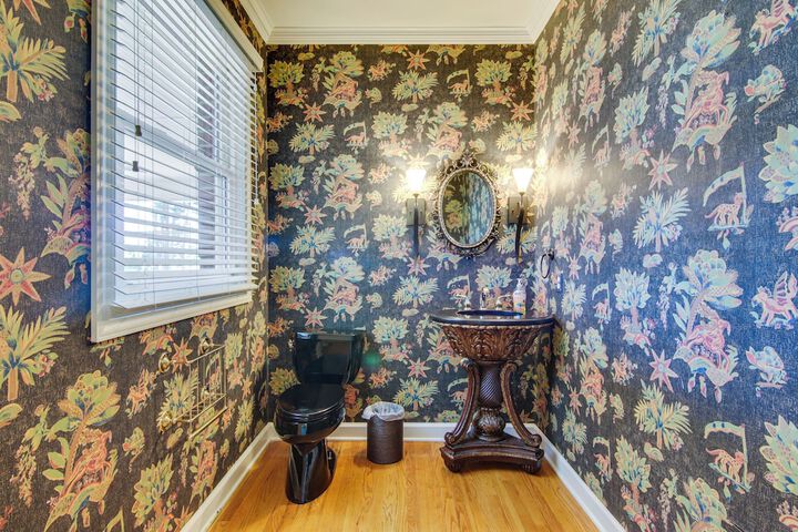 Waterfront Cambridge Gem w / Hot Tub Pool & Dock!