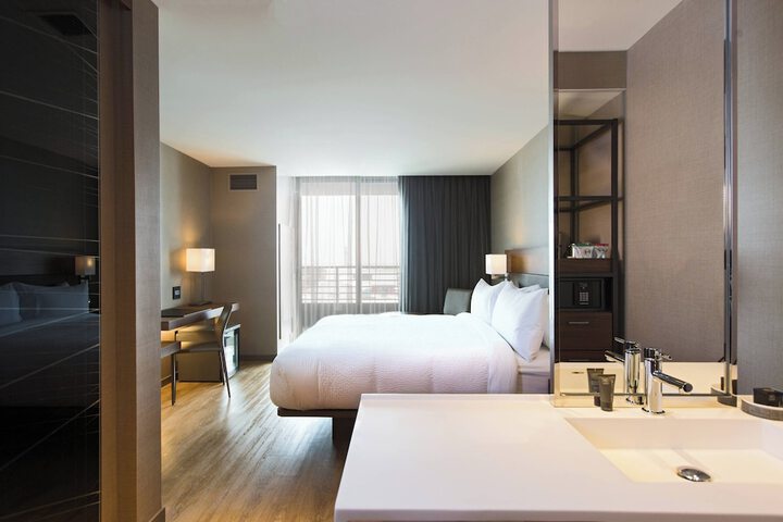 Room 18 of 32