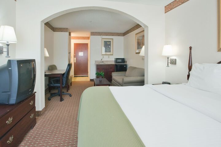 Room 4 of 20