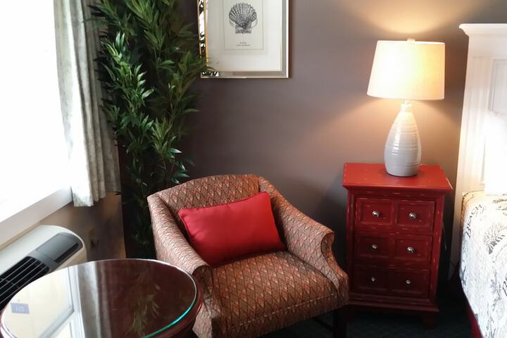 Room 9 of 30