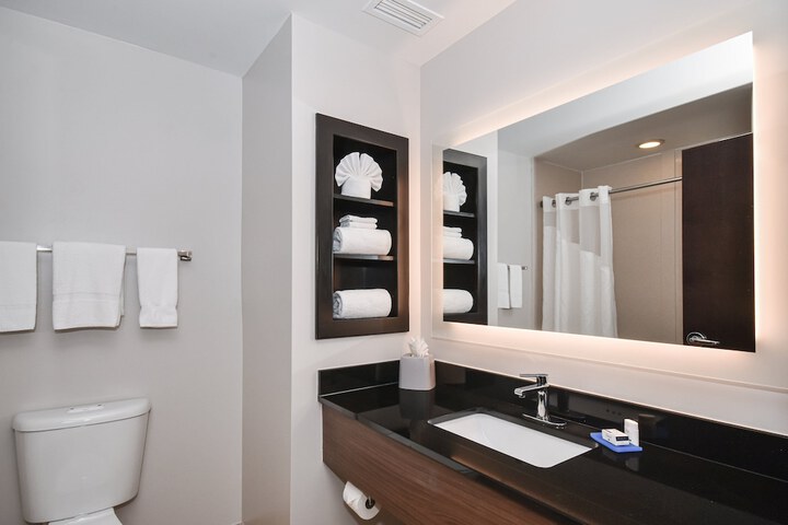 Room 13 of 25