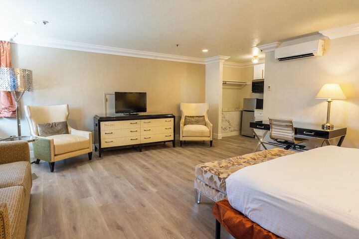 Room 26 of 46