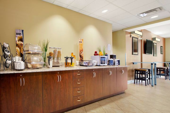 Microtel Inn & Suites by Wyndham Shelbyville