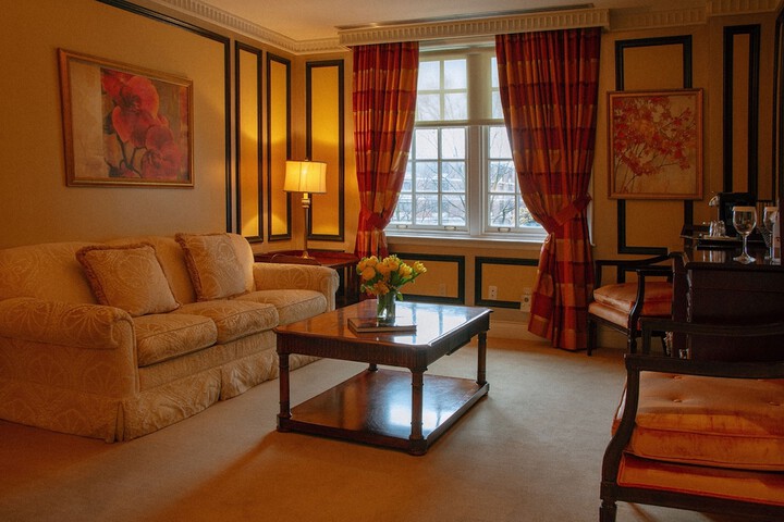Room 37 of 61