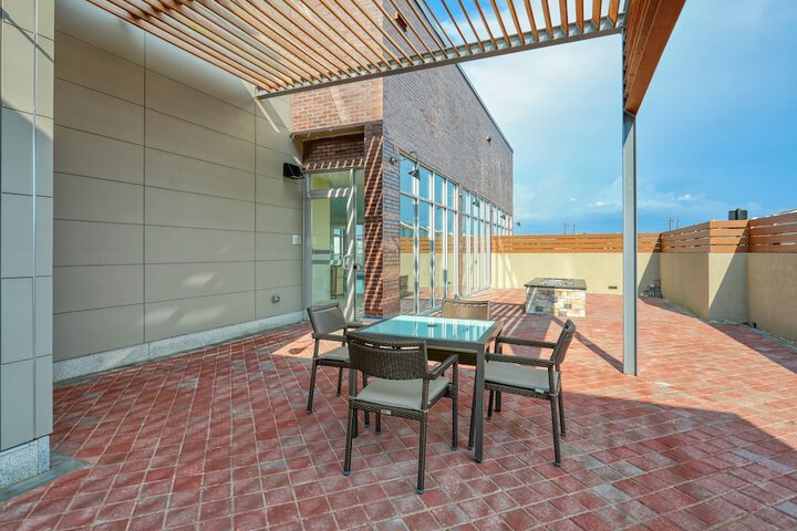 Terrace/Patio 42 of 43
