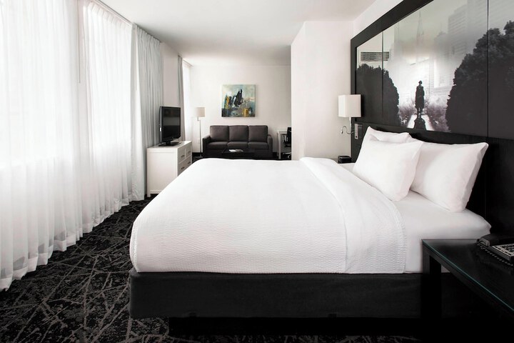 Room 27 of 59