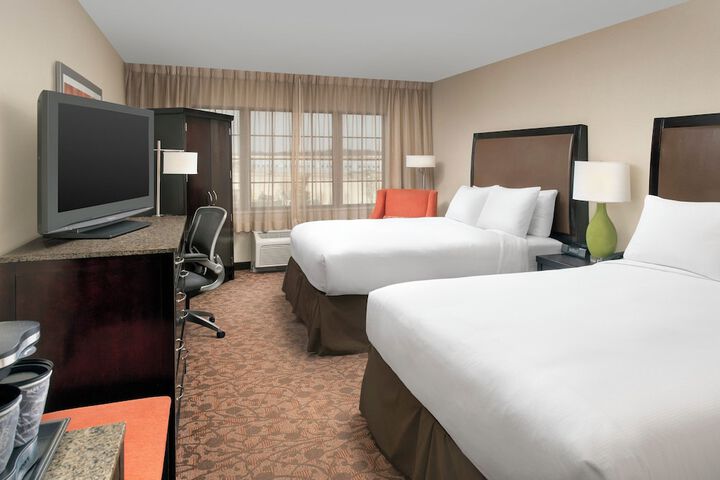 Room 5 of 62