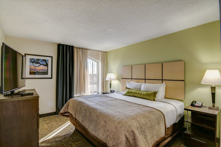 Room 34 of 47