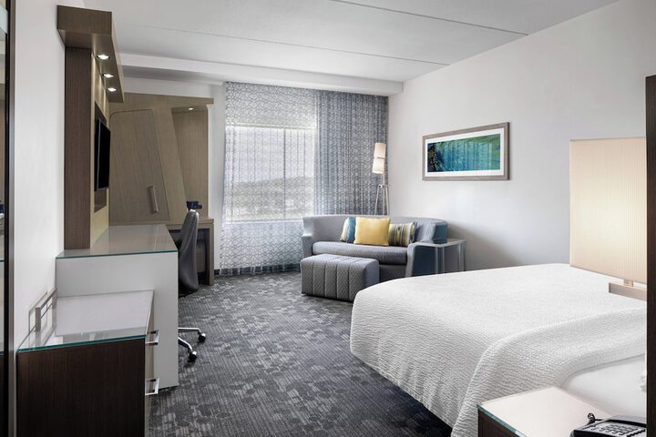 Room 25 of 47